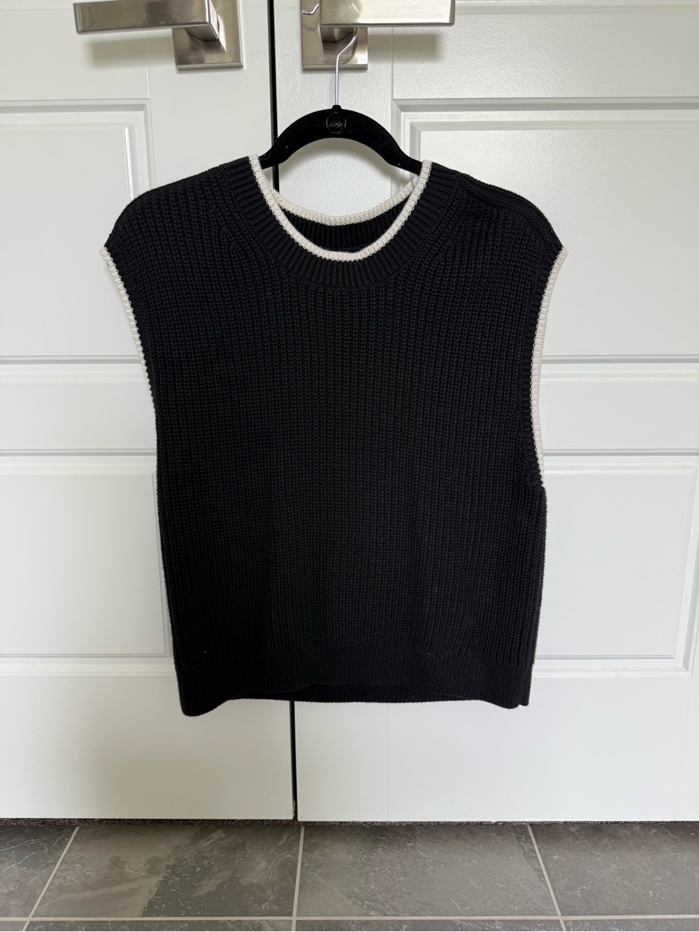 Abercrombie Black and White Sweater Vest NEW WITH TAGS